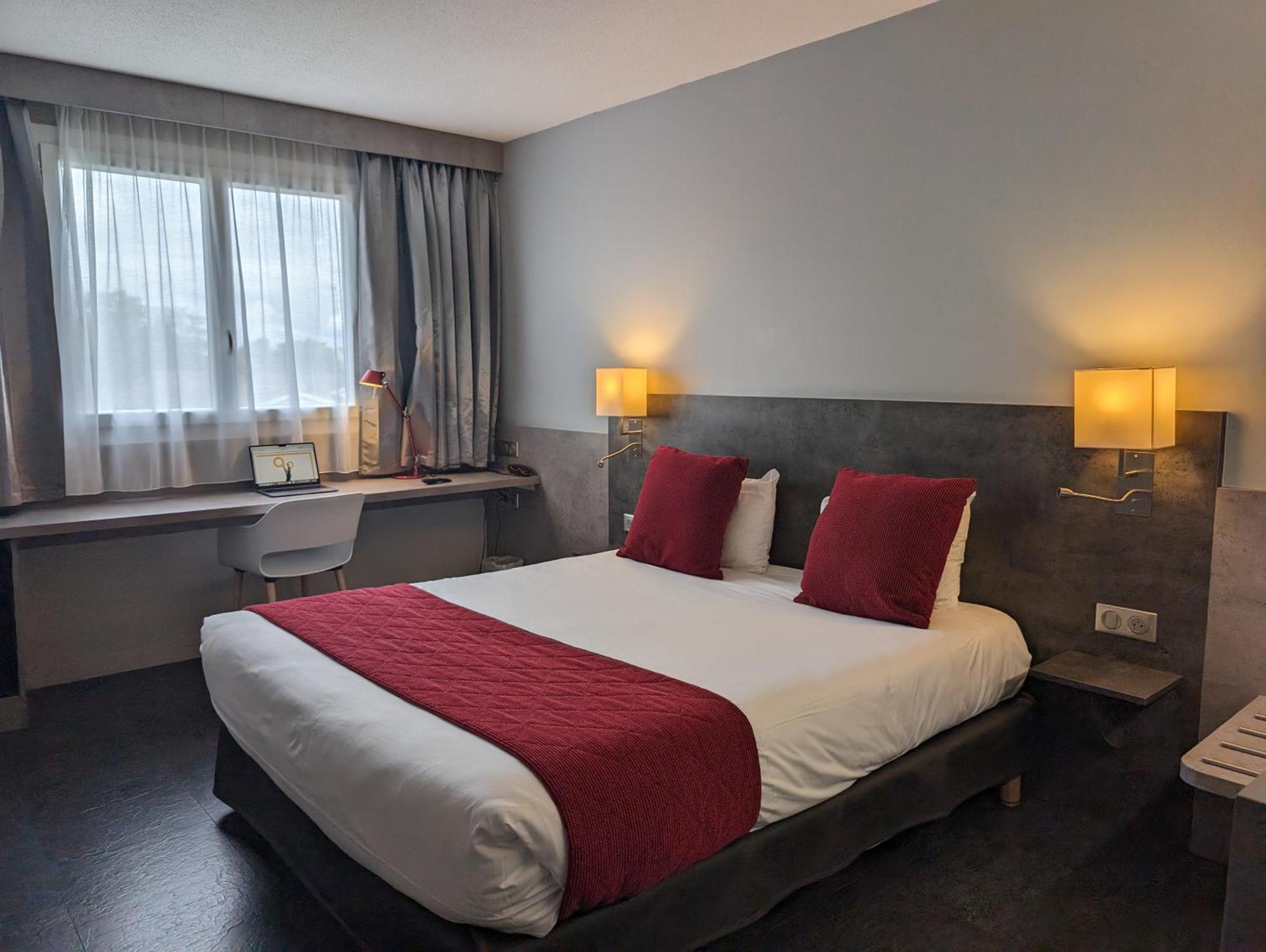 Hotel L'Hotan Порте-сюр-Гарон Екстериор снимка