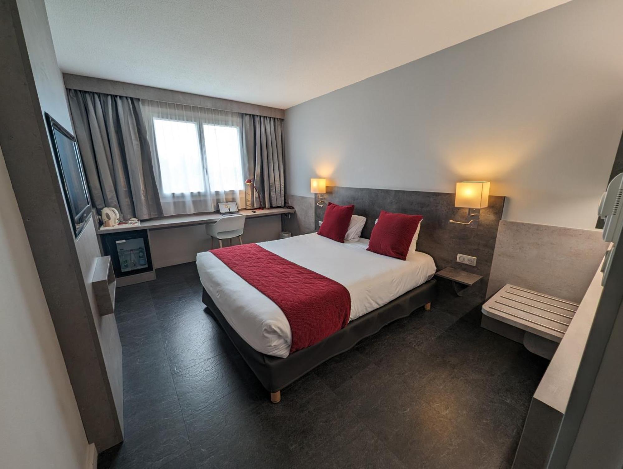 Hotel L'Hotan Порте-сюр-Гарон Екстериор снимка